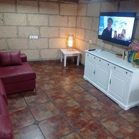 Abona Cave House *